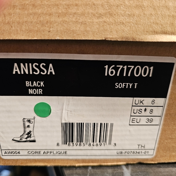 Dr. Martens Black Floral Embroidered Women's Boots - Picture 6 of 7